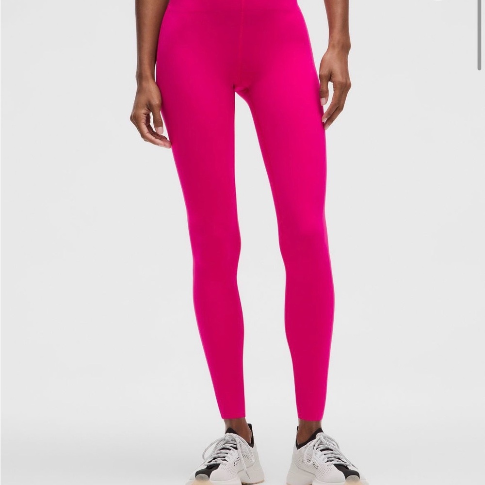 Lululemon Glow Up 28” inseam size 6